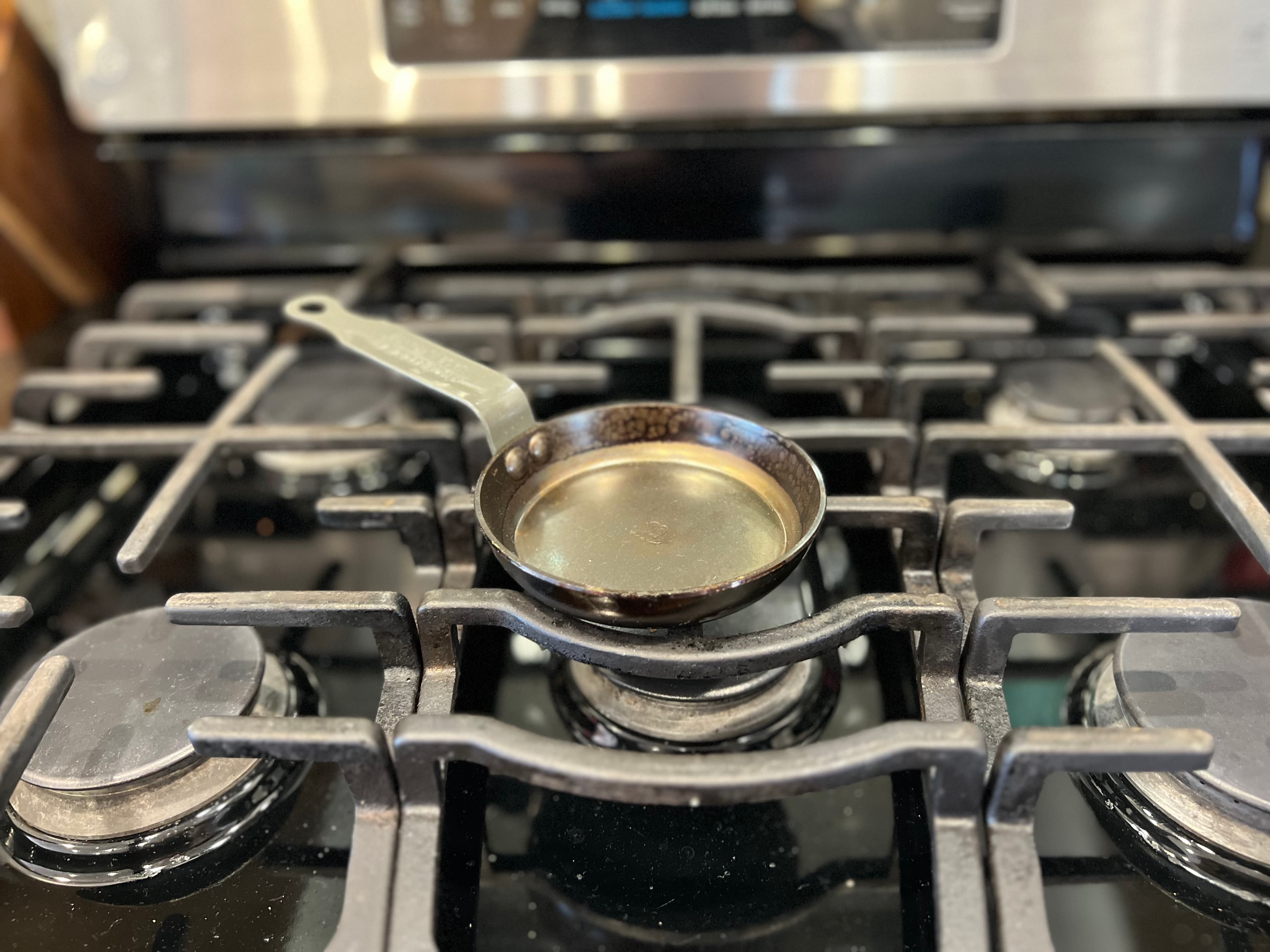 de Buyer MINERAL B 4.75-inch Egg & Pancake Pan.